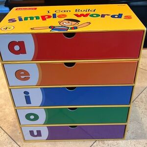 Lakeshore Learning: I Can Build Simple Words